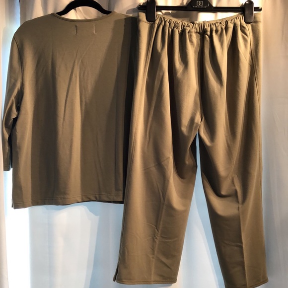 Misses Fuda Sportwear - Picture 3 of 7